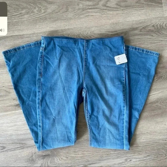 NWT Free People Penny Pull On Flare Jeans Stretch Mid Rise We The Free Blue - Picture 14 of 16